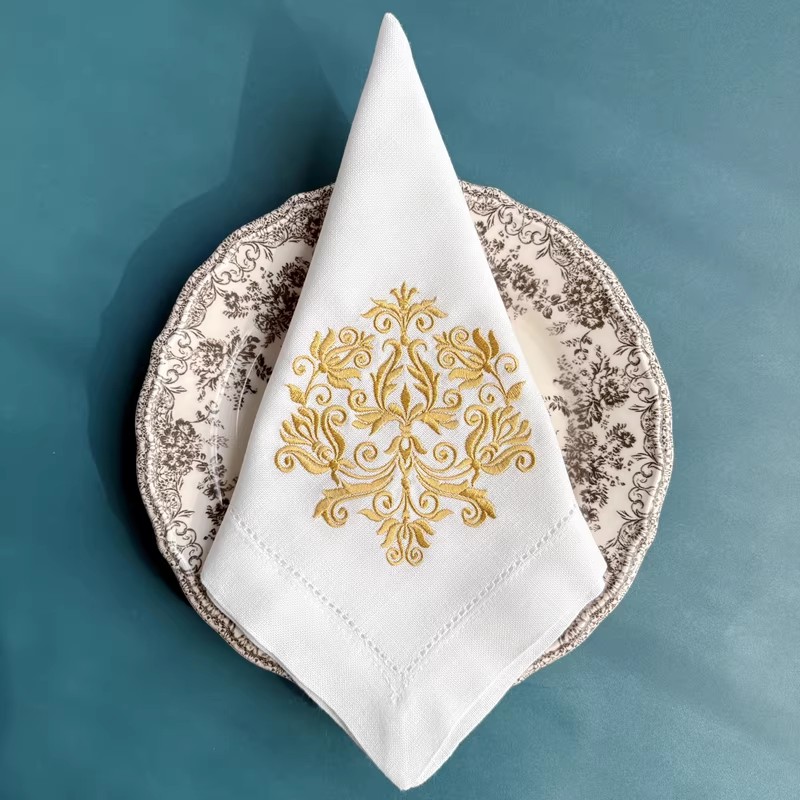 수제 자수 꽃무늬 냅킨 - 4개 세트 우아한 식탁 린넨 - Monogrammed Handkerchief 리뷰 및 가격