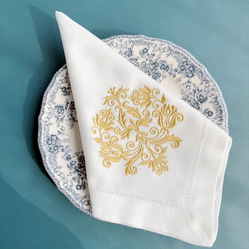 수제 자수 꽃무늬 냅킨 - 4개 세트 우아한 식탁 린넨 - Monogrammed Handkerchief 리뷰 및 가격
